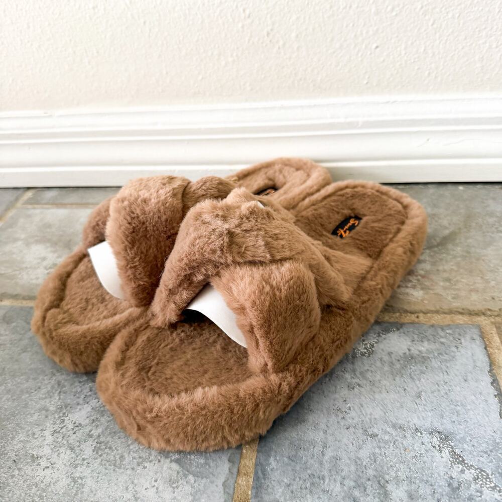 NIB Seven7 Kiki Faux Fur Slippers Mink Brown Tan Cross Strap Womens 11
